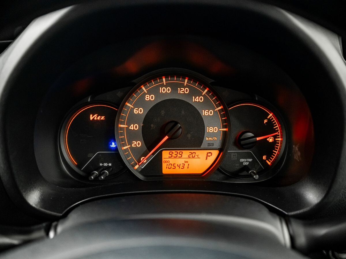 Toyota Vitz 2019 - фото автомобиля