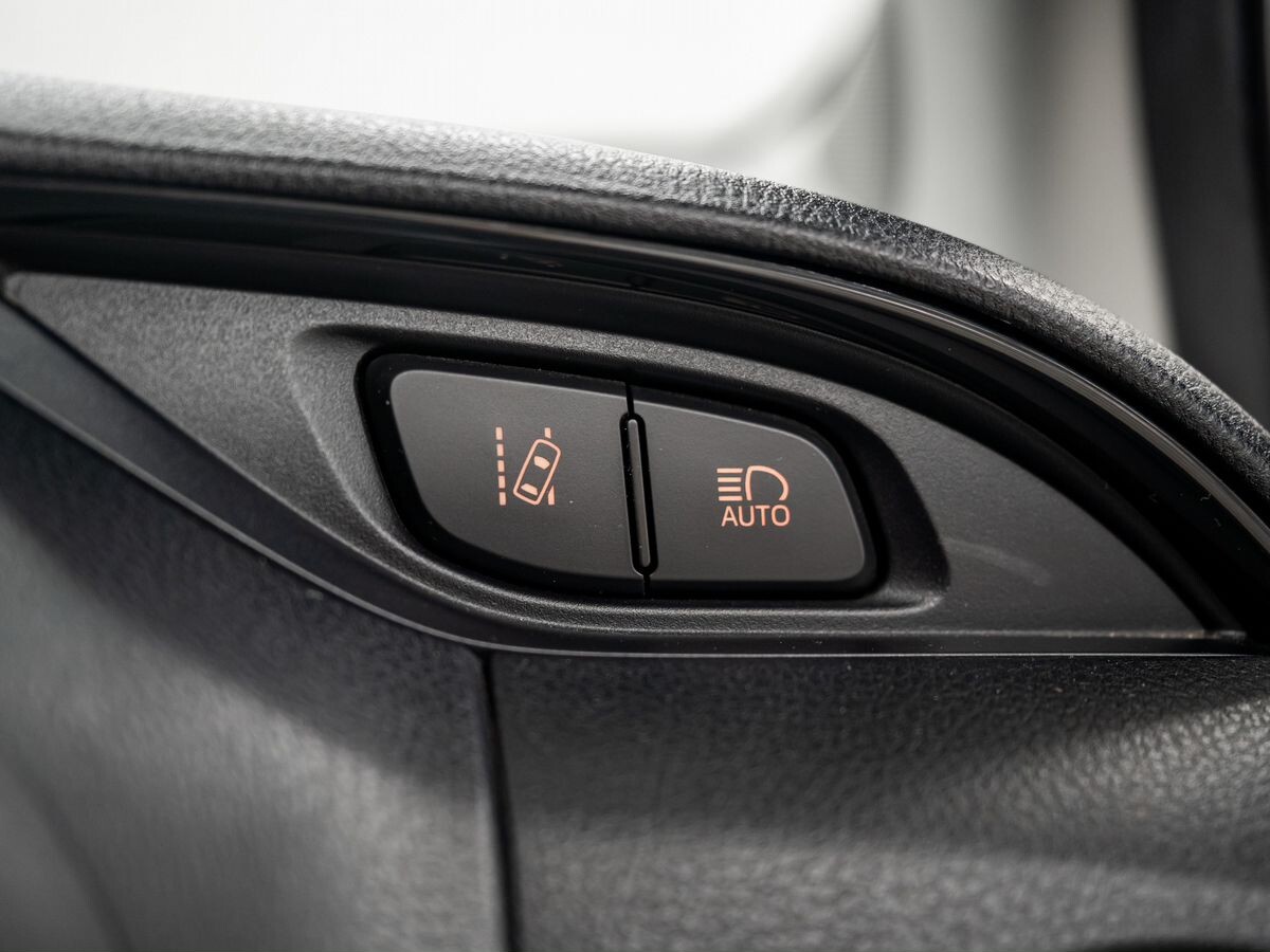 Toyota Vitz 2019 - фото автомобиля