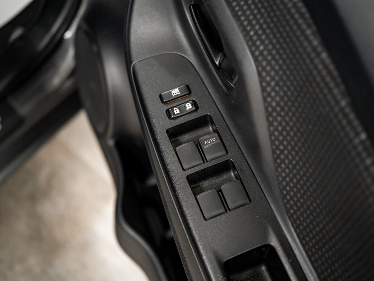 Toyota Vitz 2019 - фото автомобиля