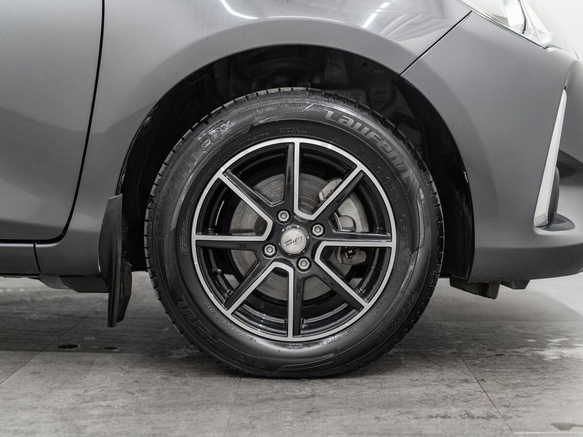 Toyota Vitz 2019 - фото автомобиля