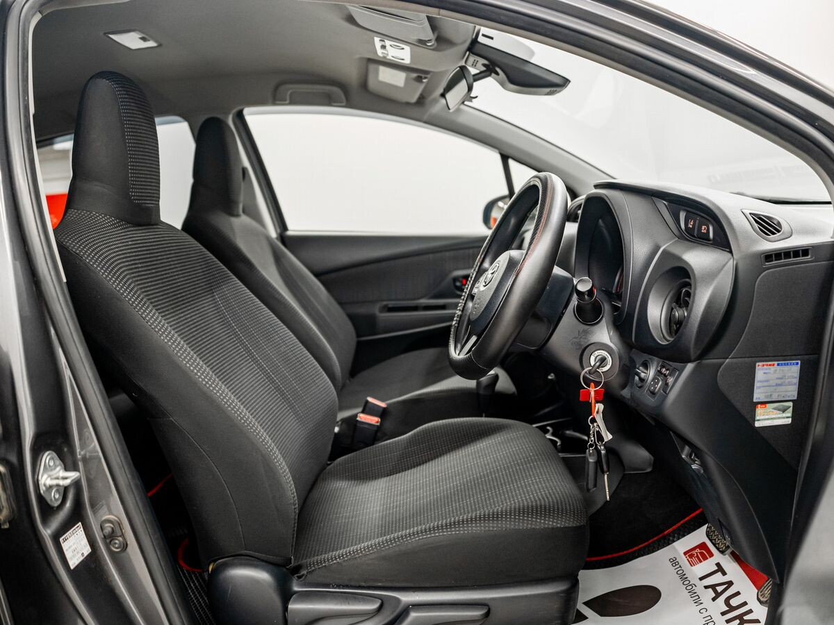 Toyota Vitz 2019 - фото автомобиля