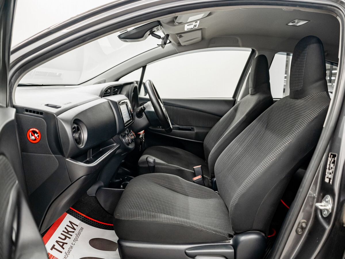 Toyota Vitz 2019 - фото автомобиля