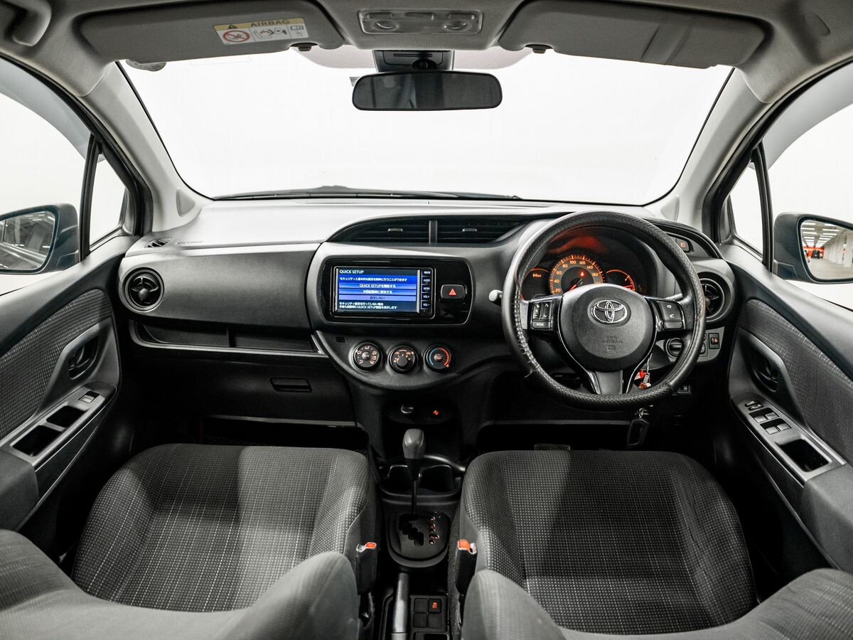 Toyota Vitz 2019 - фото автомобиля