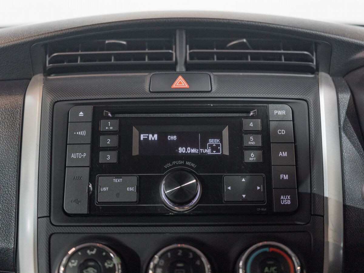 Toyota Corolla Fielder 2016 - фото автомобиля