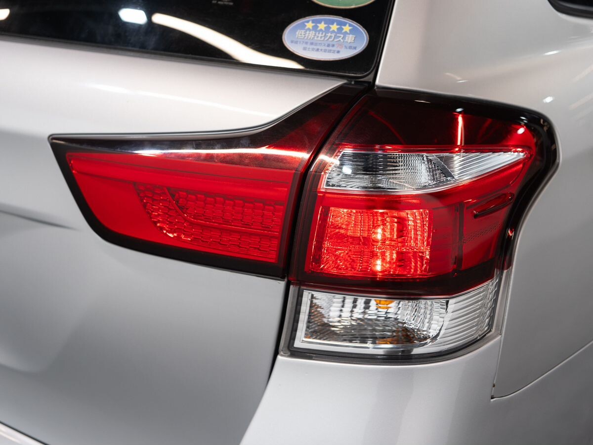 Toyota Corolla Fielder 2016 - фото автомобиля