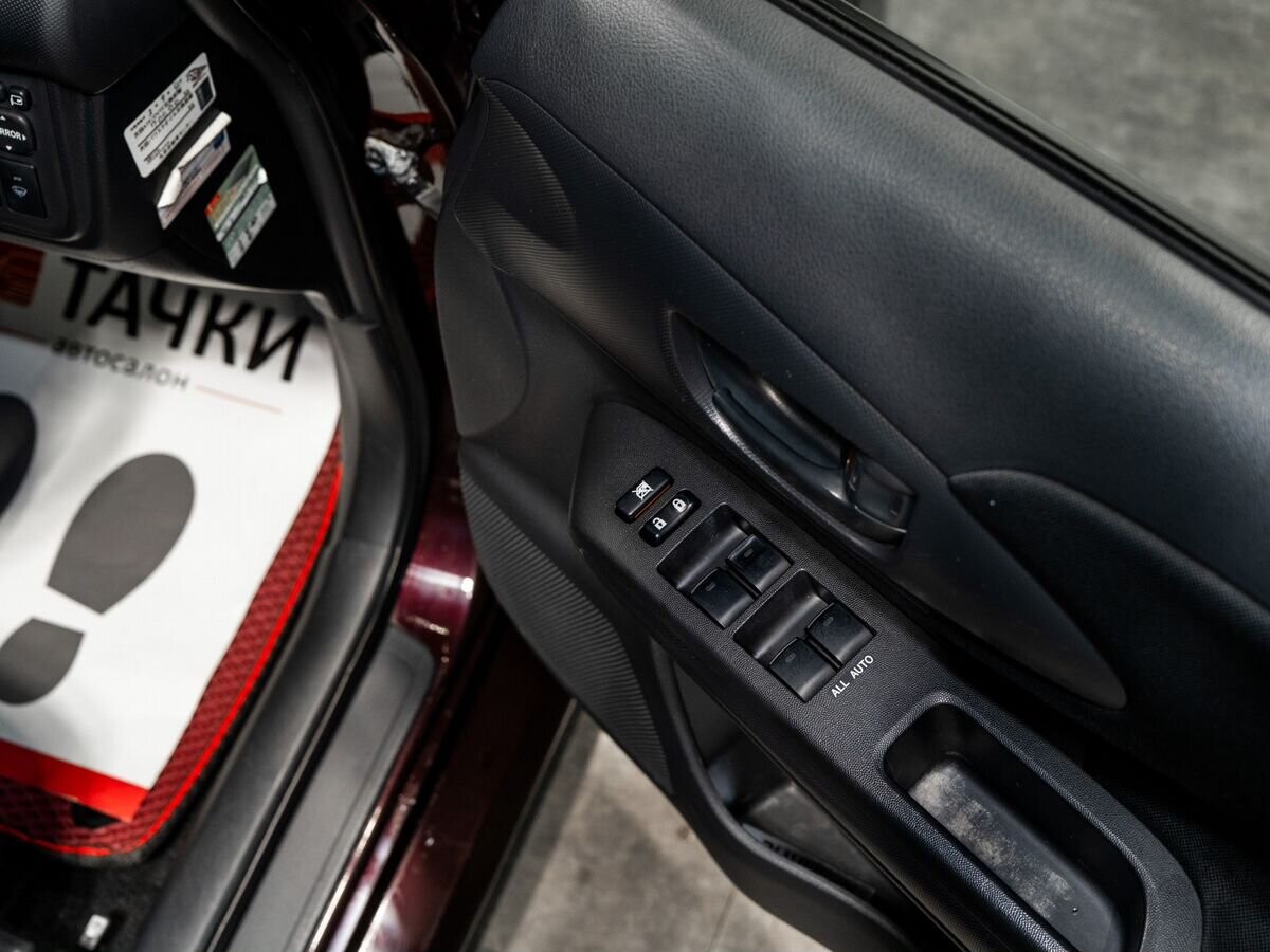 Toyota Wish 2014 - фото автомобиля