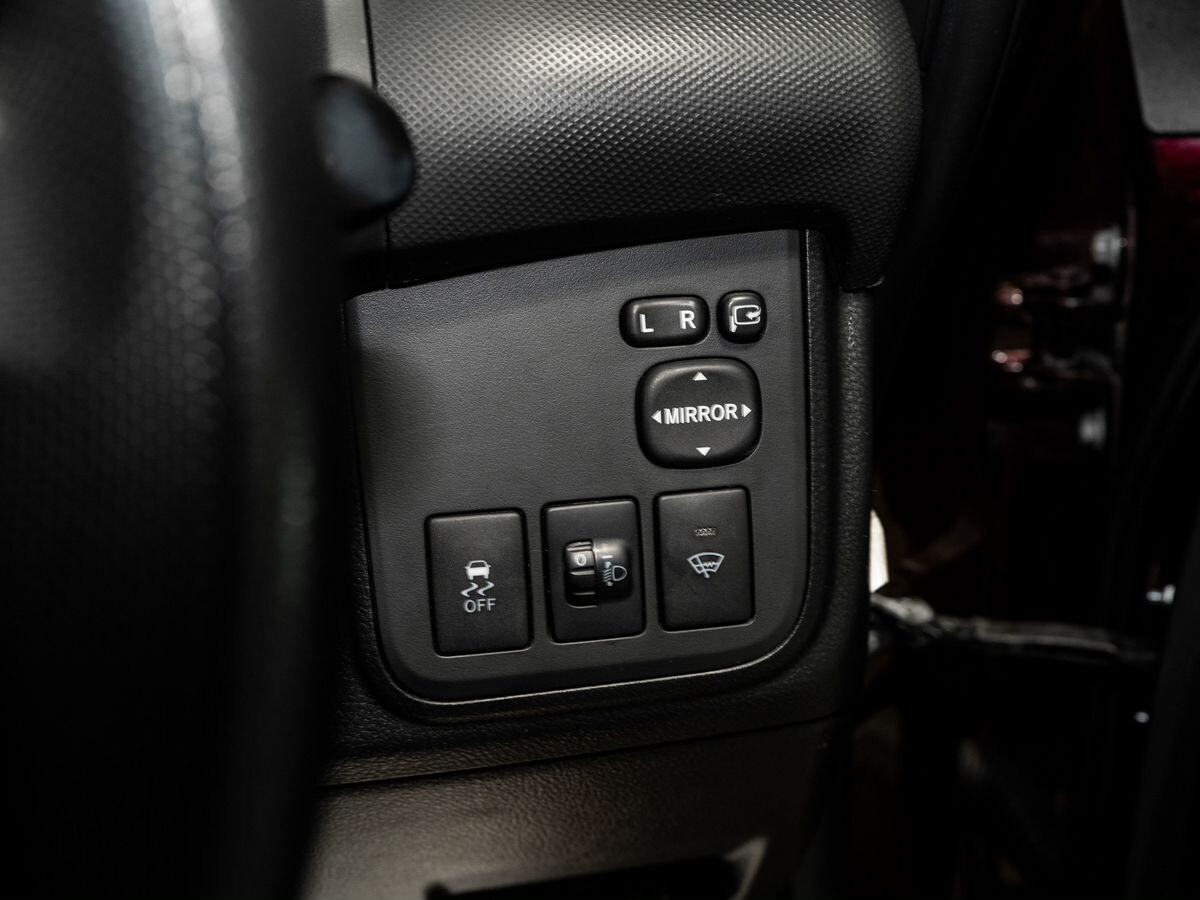 Toyota Wish 2014 - фото автомобиля