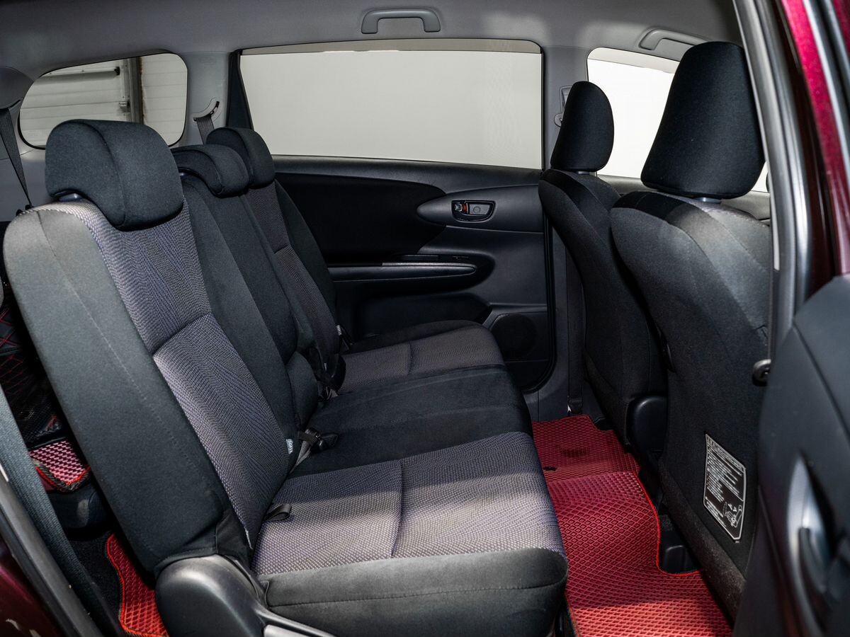 Toyota Wish 2014 - фото автомобиля