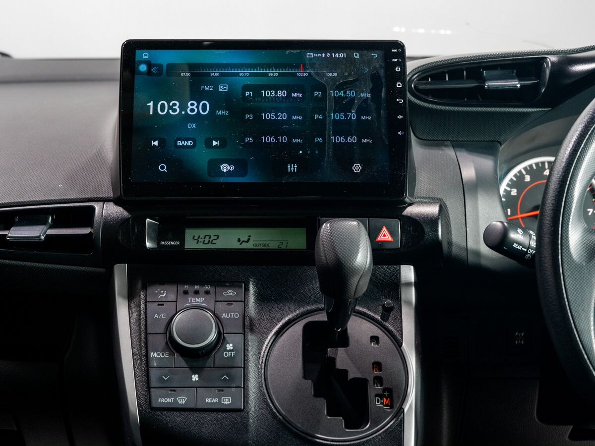 Toyota Wish 2014 - фото автомобиля