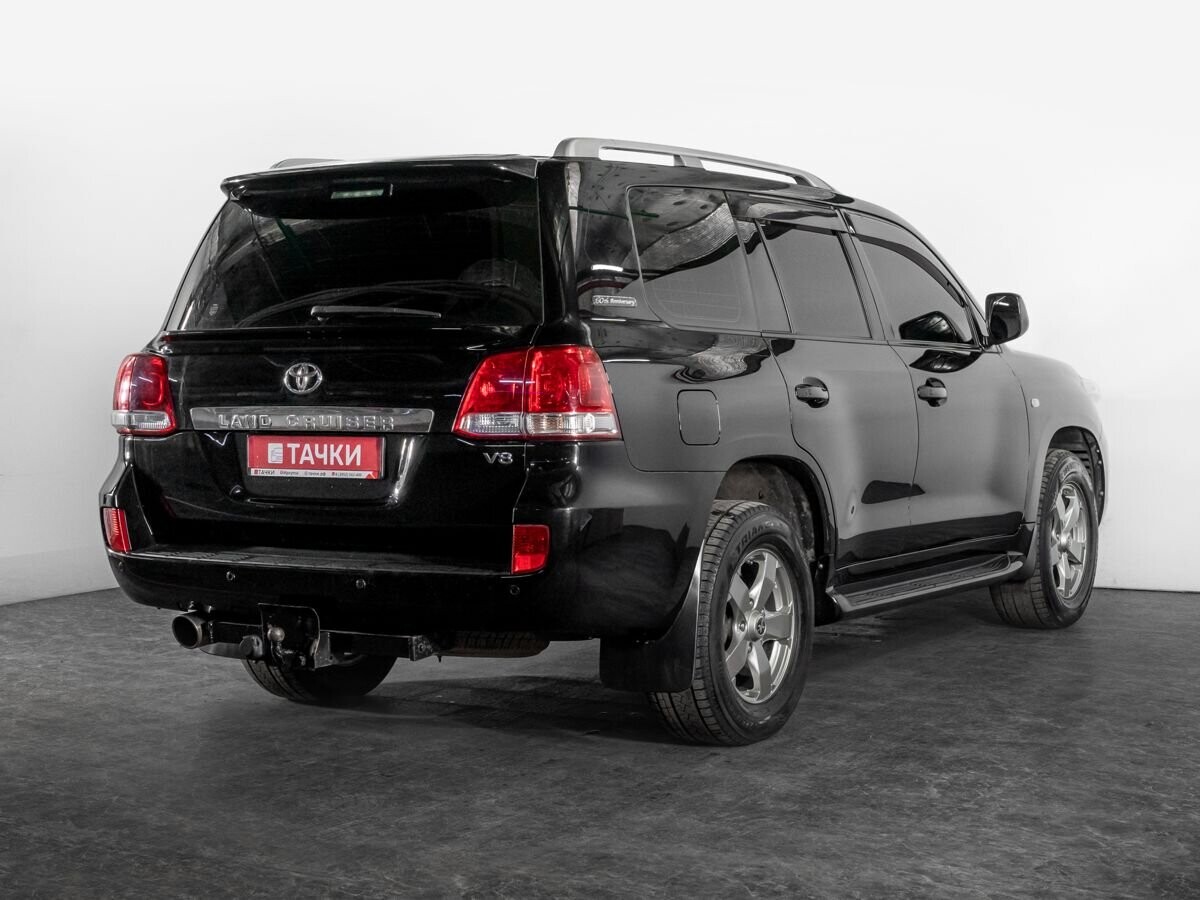 Toyota Land Cruiser 2011 - фото автомобиля