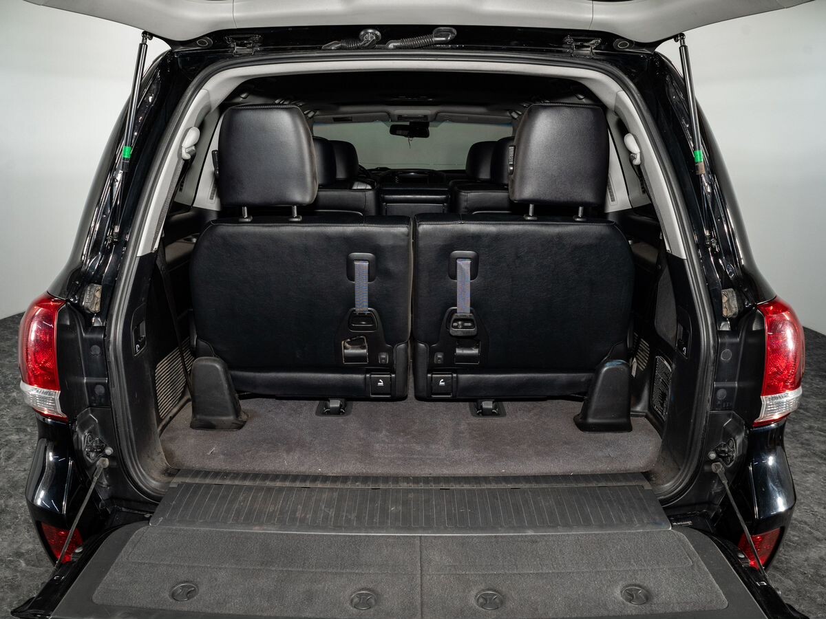 Toyota Land Cruiser 2011 - фото автомобиля