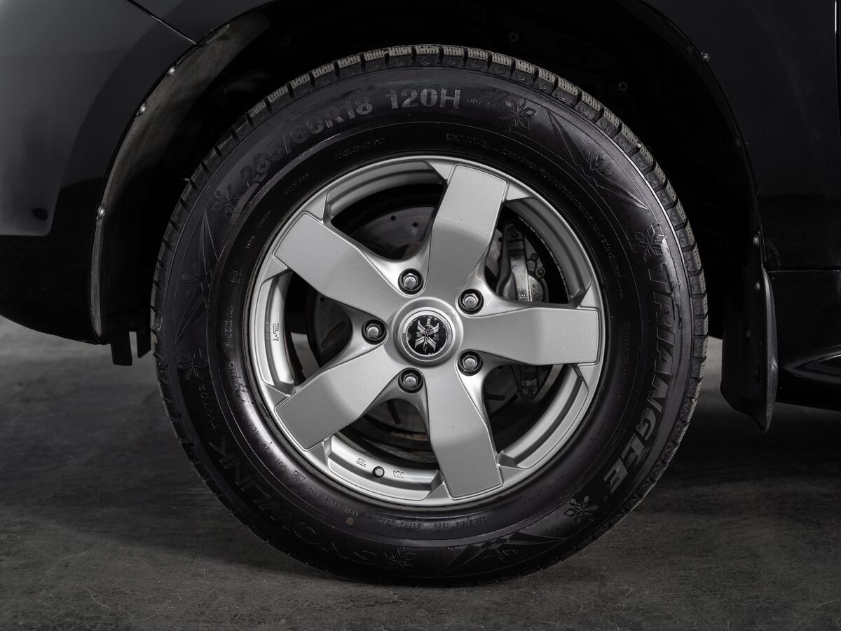 Toyota Land Cruiser 2011 - фото автомобиля