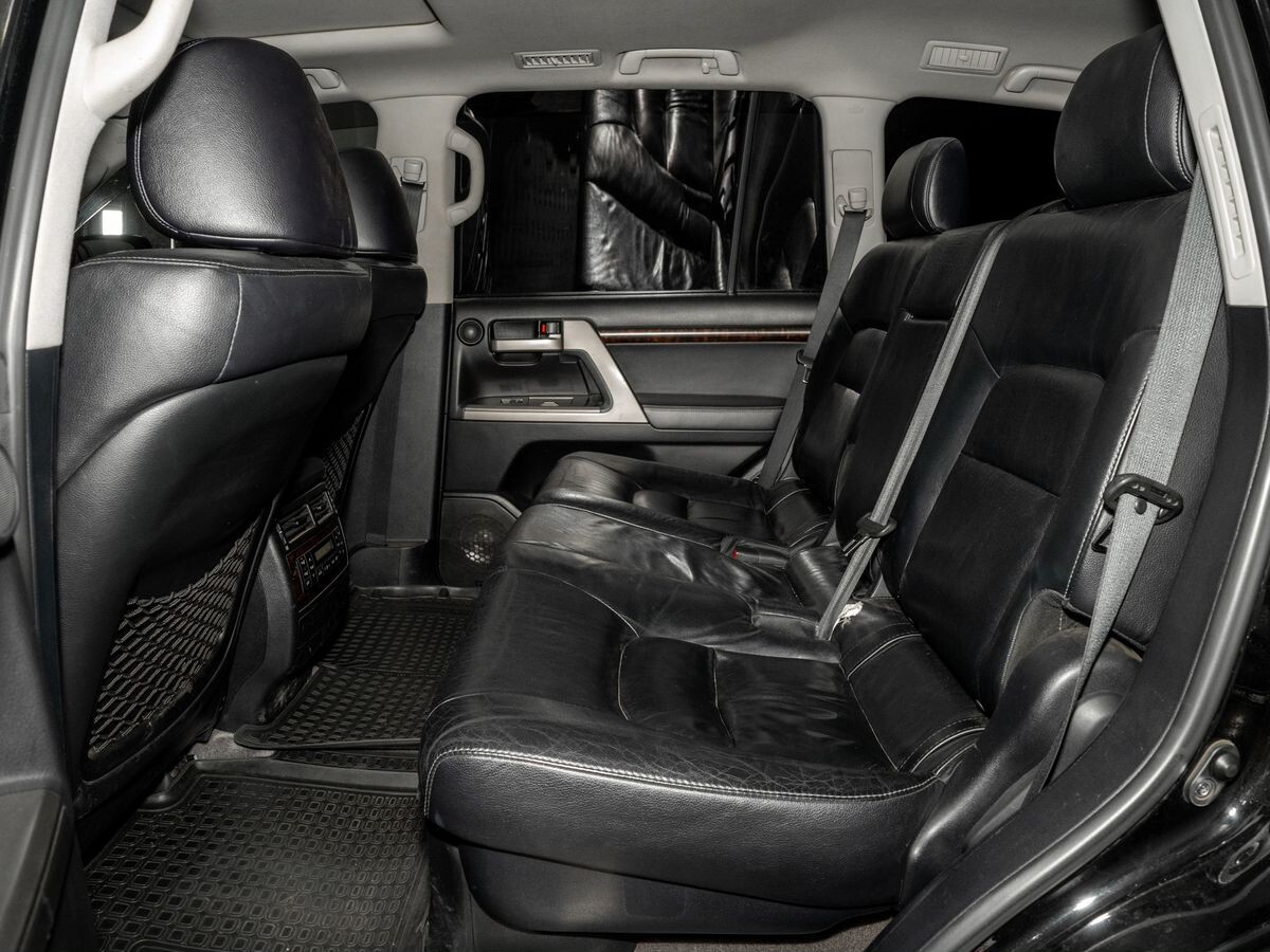 Toyota Land Cruiser 2011 - фото автомобиля