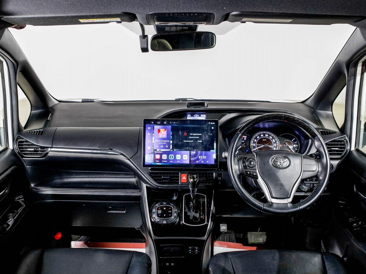 Toyota Esquire 2017 - фото автомобиля