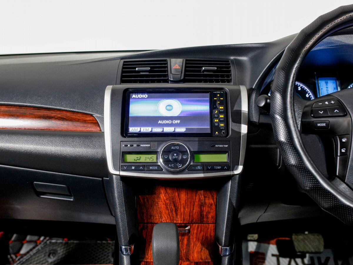 Toyota Premio 2011 - фото автомобиля