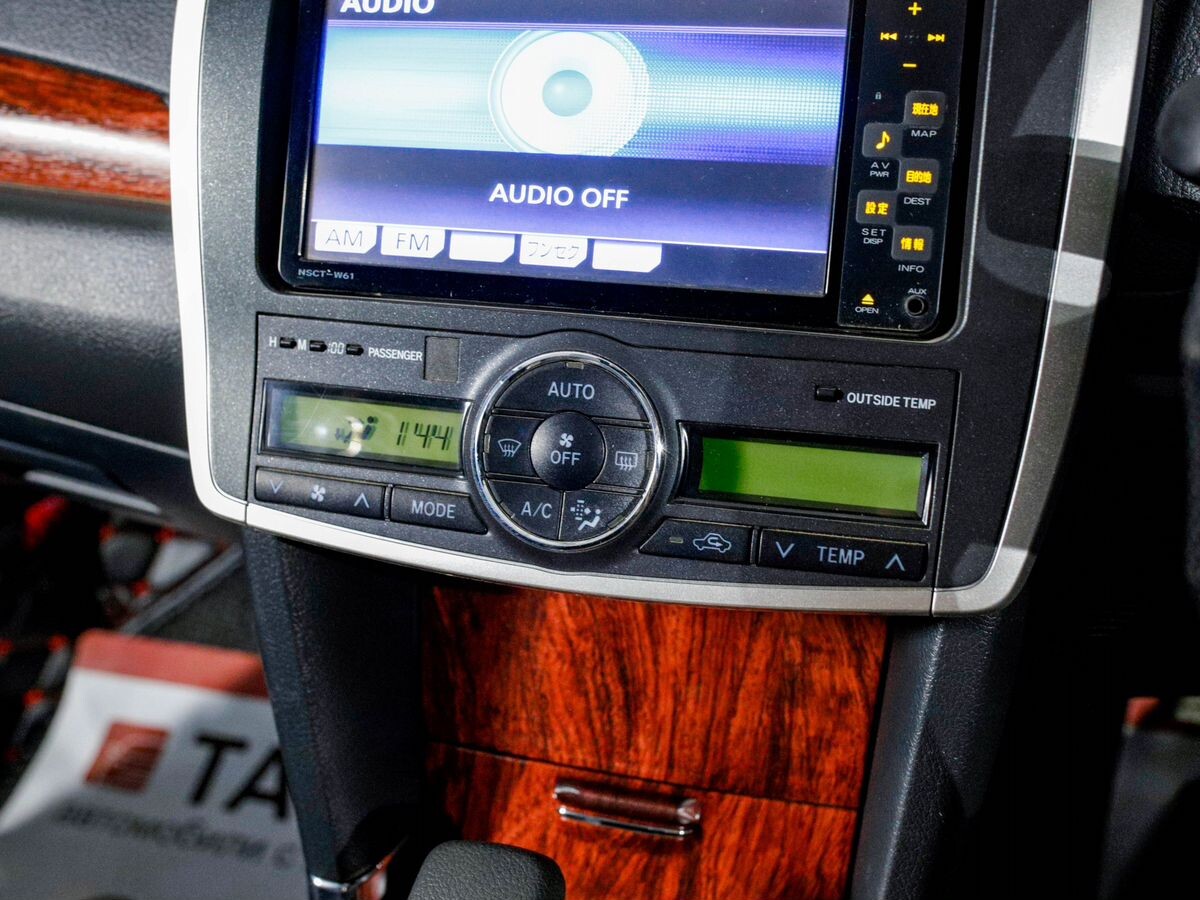 Toyota Premio 2011 - фото автомобиля