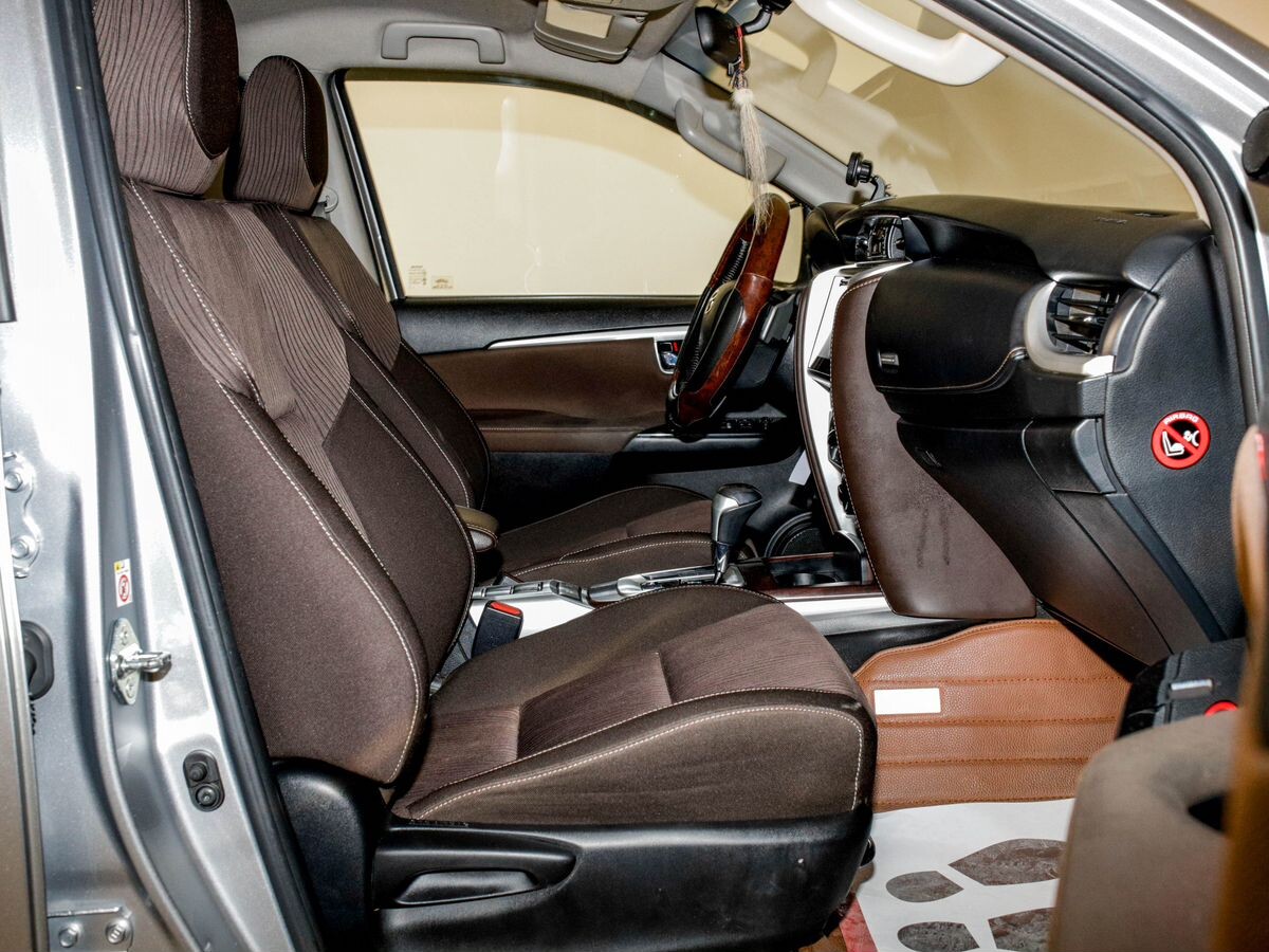 Toyota Fortuner 2018 - фото автомобиля