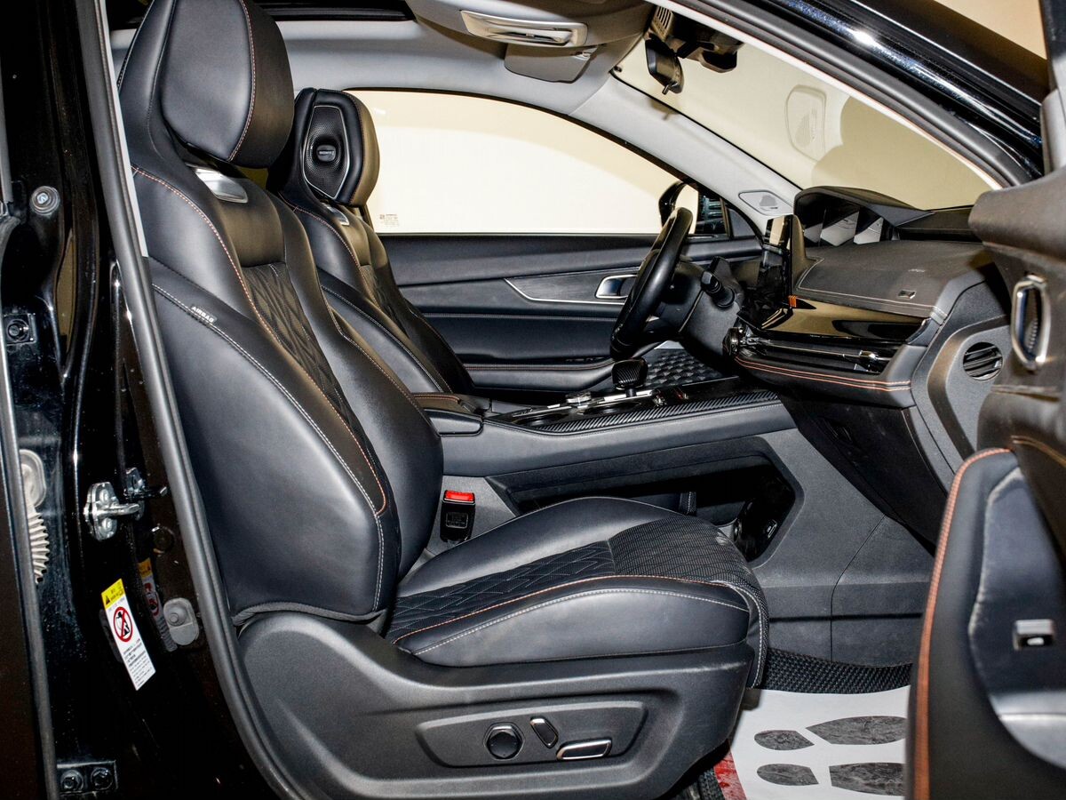 Changan UNI-K 2021 - фото автомобиля