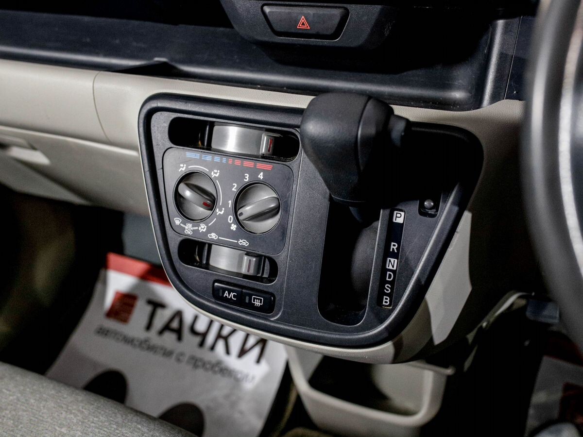 Toyota Passo 2016 - фото автомобиля
