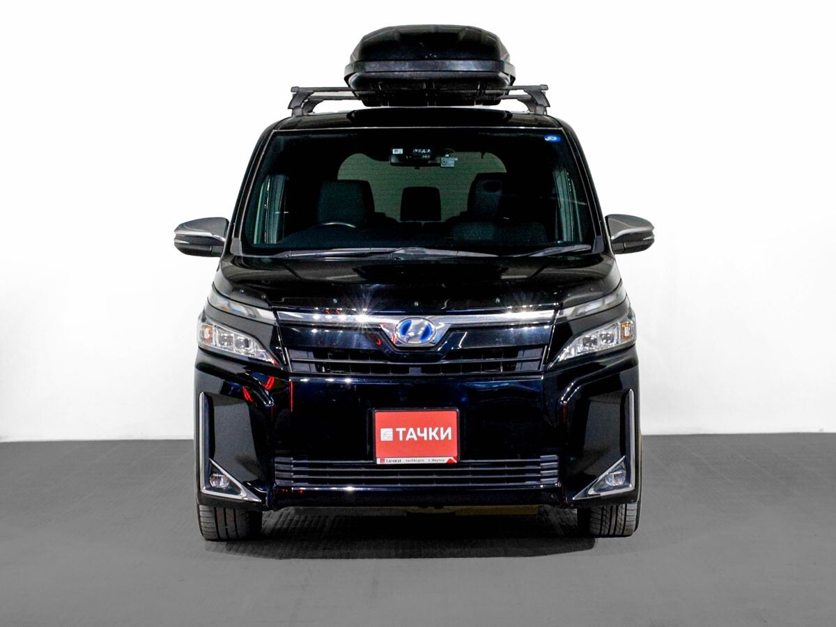 Toyota Voxy 2018 - фото автомобиля