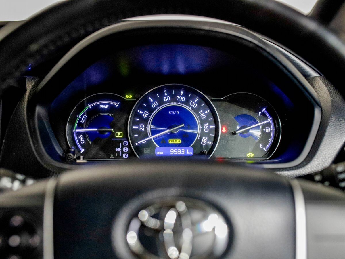Toyota Voxy 2018 - фото автомобиля