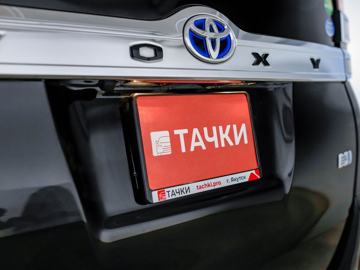 Toyota Voxy 2018 - фото автомобиля