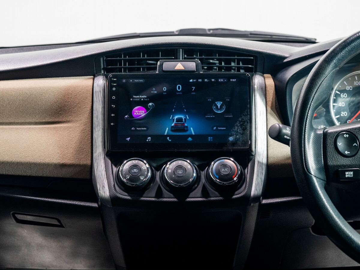 Toyota Corolla Fielder 2015 - фото автомобиля