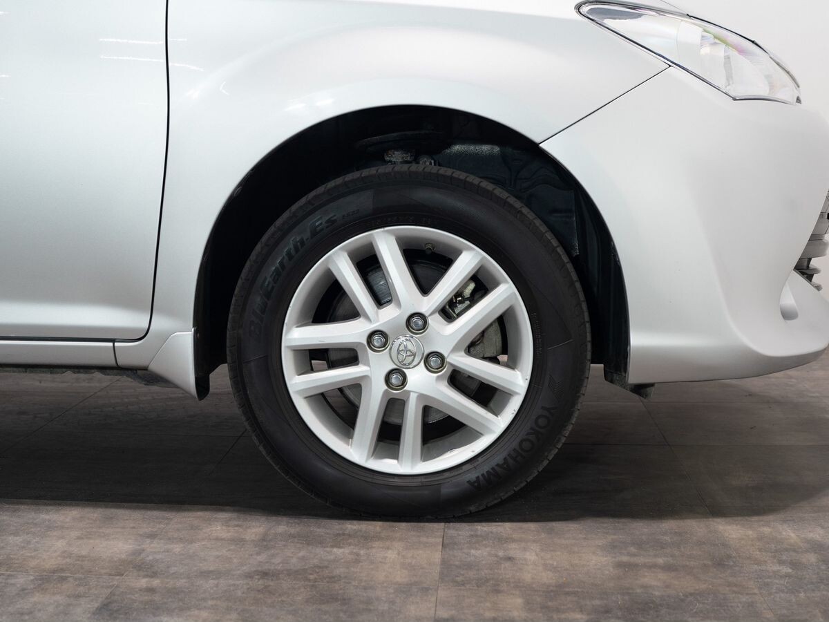 Toyota Corolla Fielder 2015 - фото автомобиля