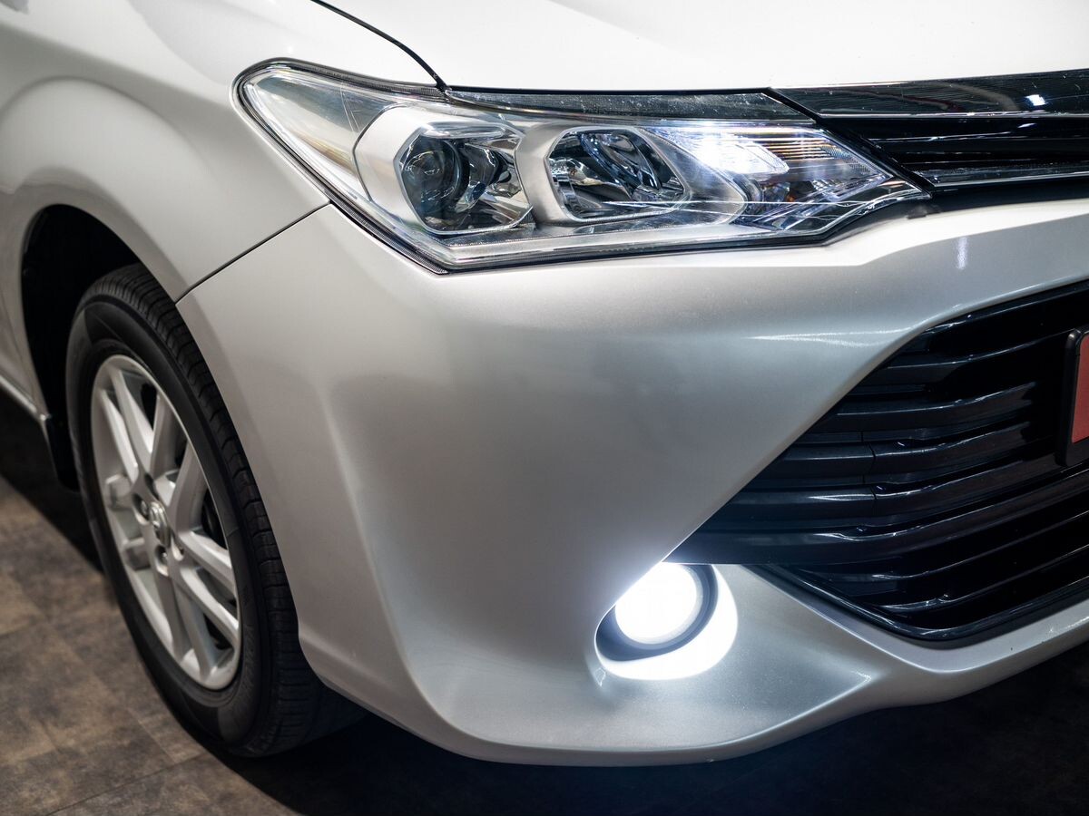 Toyota Corolla Fielder 2015 - фото автомобиля