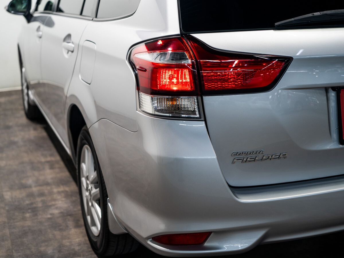 Toyota Corolla Fielder 2015 - фото автомобиля