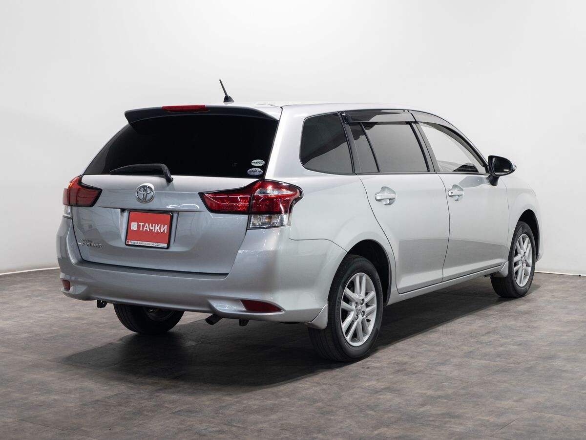 Toyota Corolla Fielder 2015 - фото автомобиля