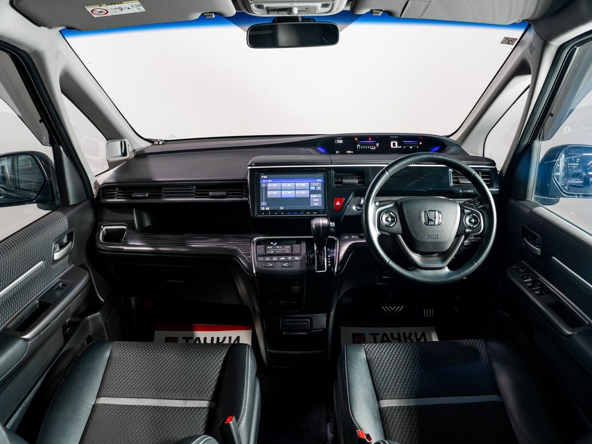 Honda Stepwgn 2017 - фото автомобиля