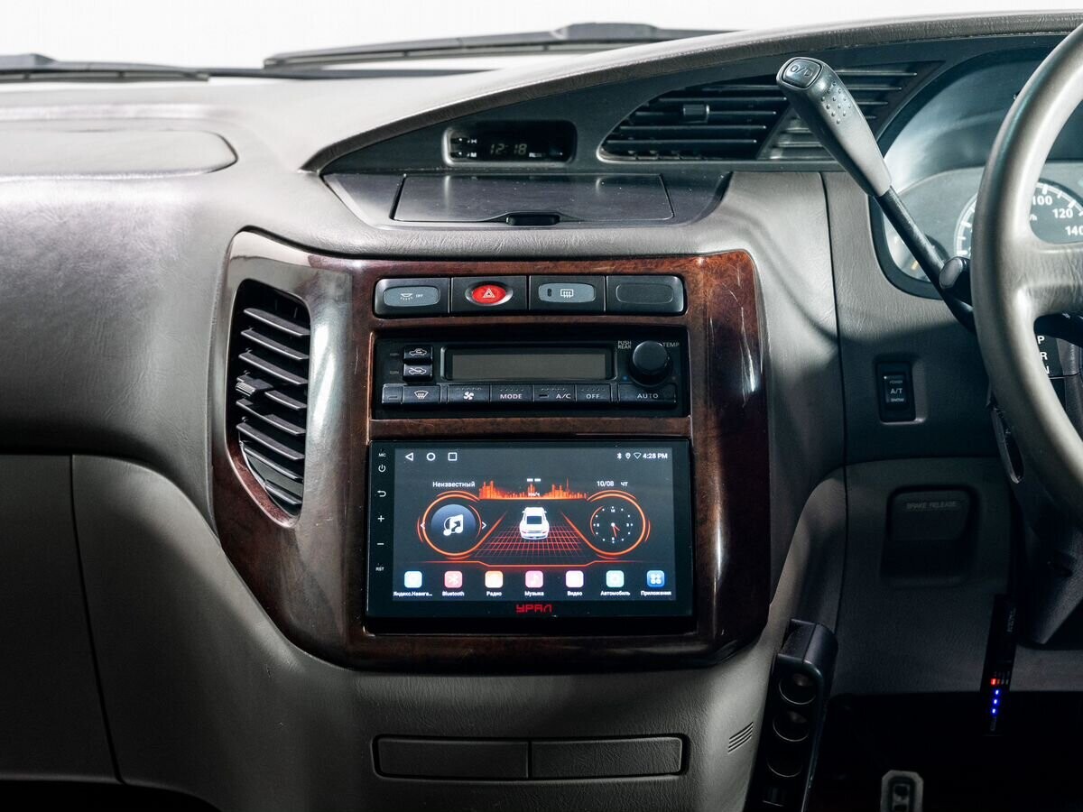Nissan Elgrand 1997 - фото автомобиля