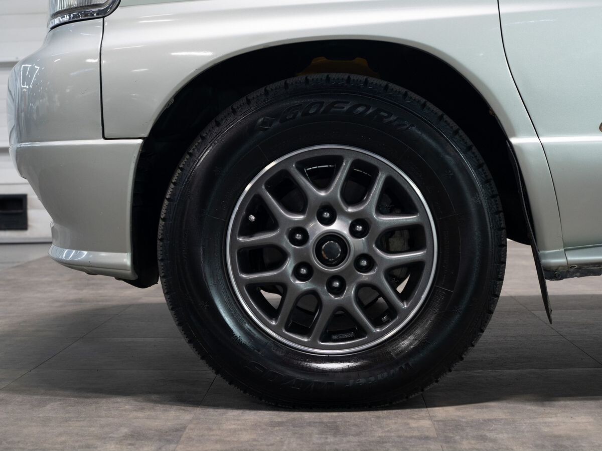 Nissan Elgrand 1997 - фото автомобиля