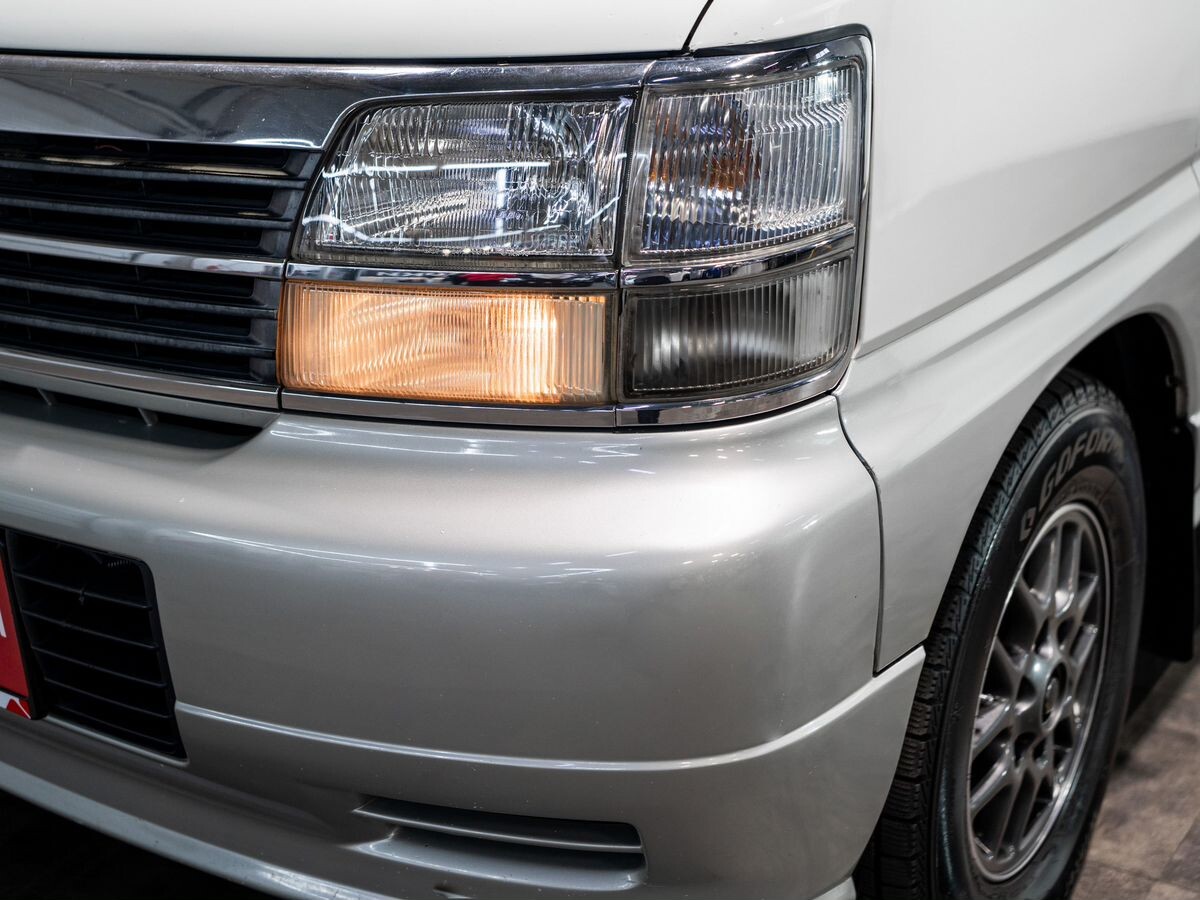 Nissan Elgrand 1997 - фото автомобиля