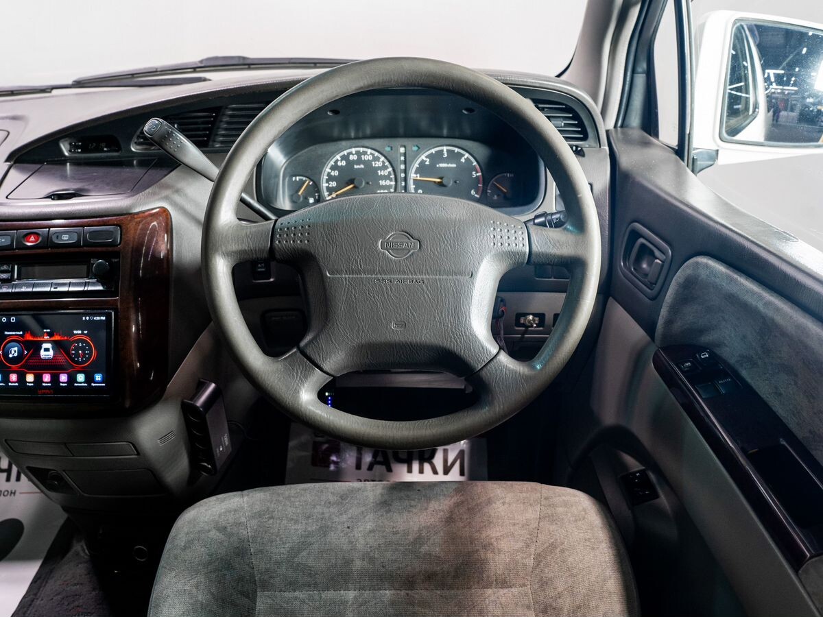 Nissan Elgrand 1997 - фото автомобиля