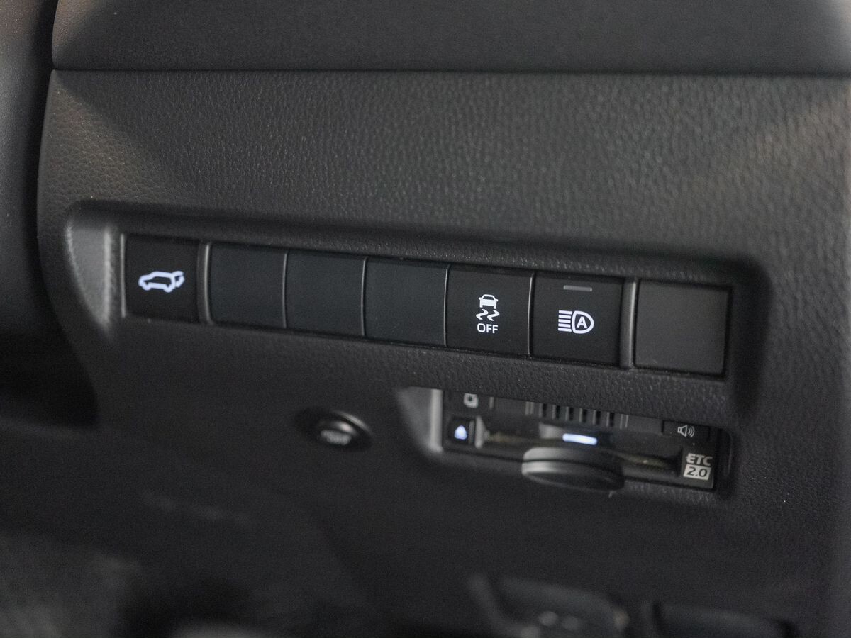 Toyota Harrier 2021 - фото автомобиля