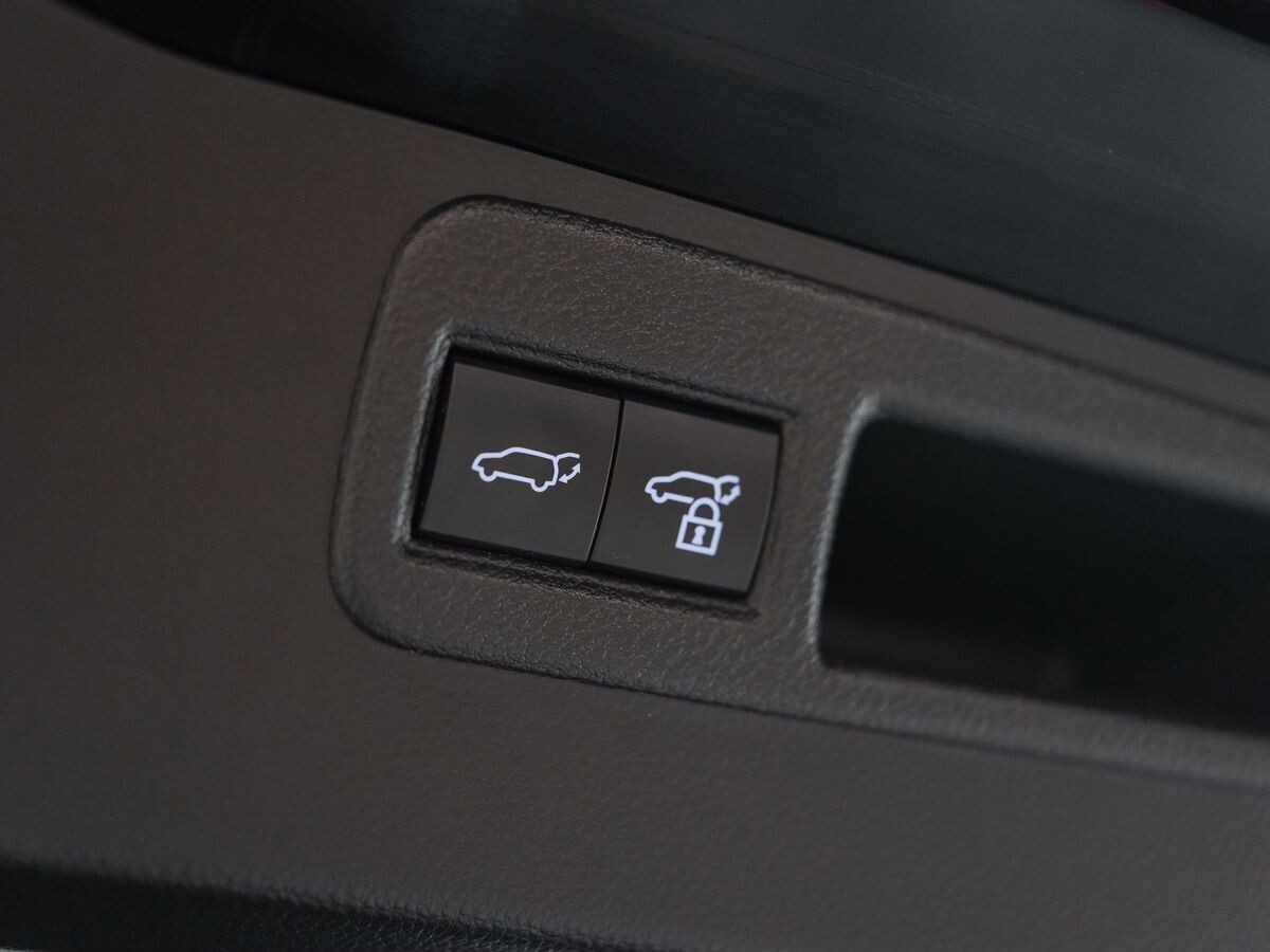 Toyota Harrier 2021 - фото автомобиля