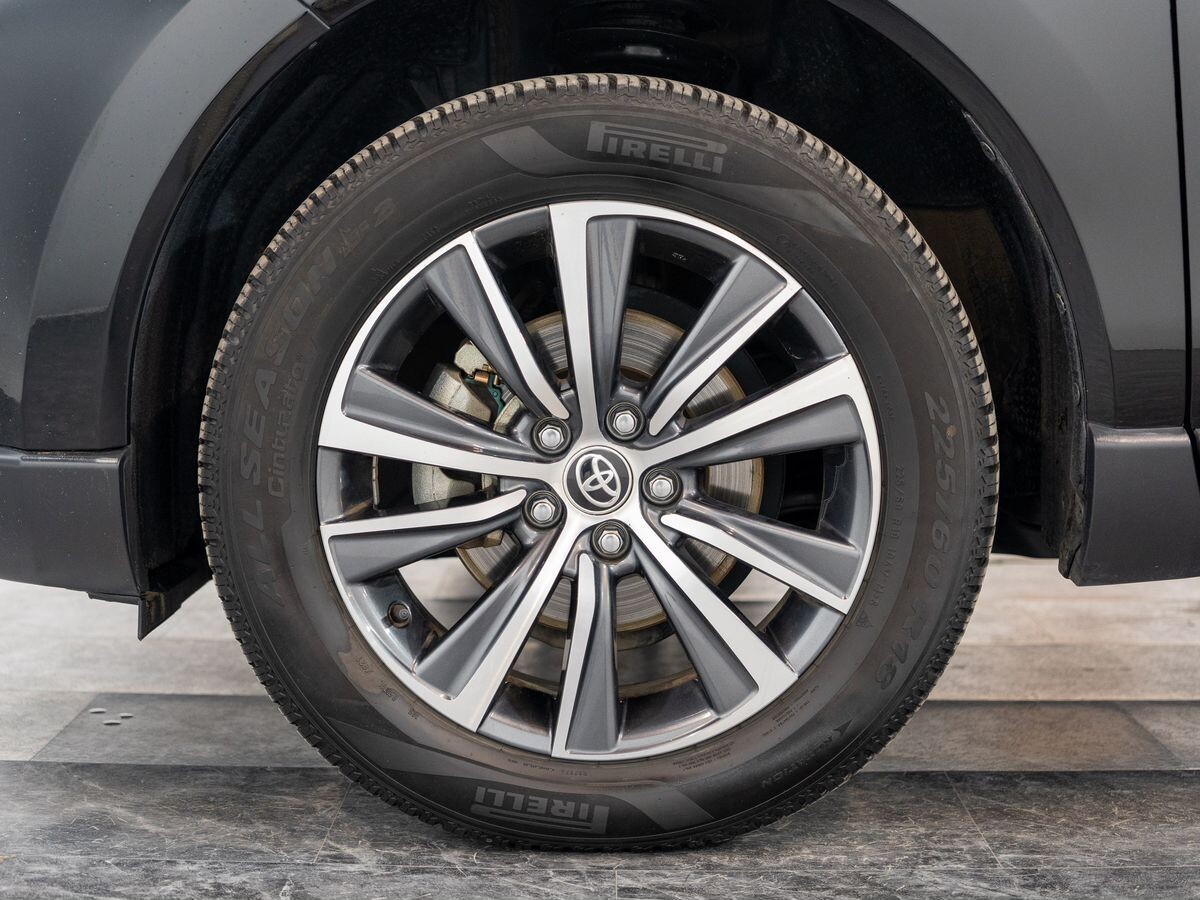 Toyota Harrier 2021 - фото автомобиля