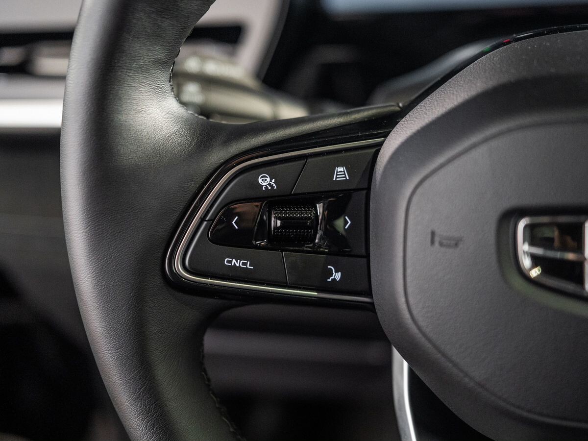 Geely Monjaro 2024 - фото автомобиля