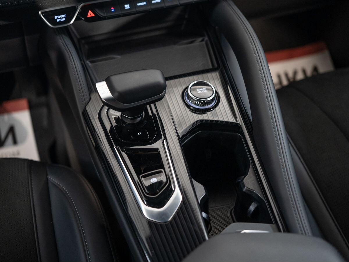 Geely Monjaro 2024 - фото автомобиля