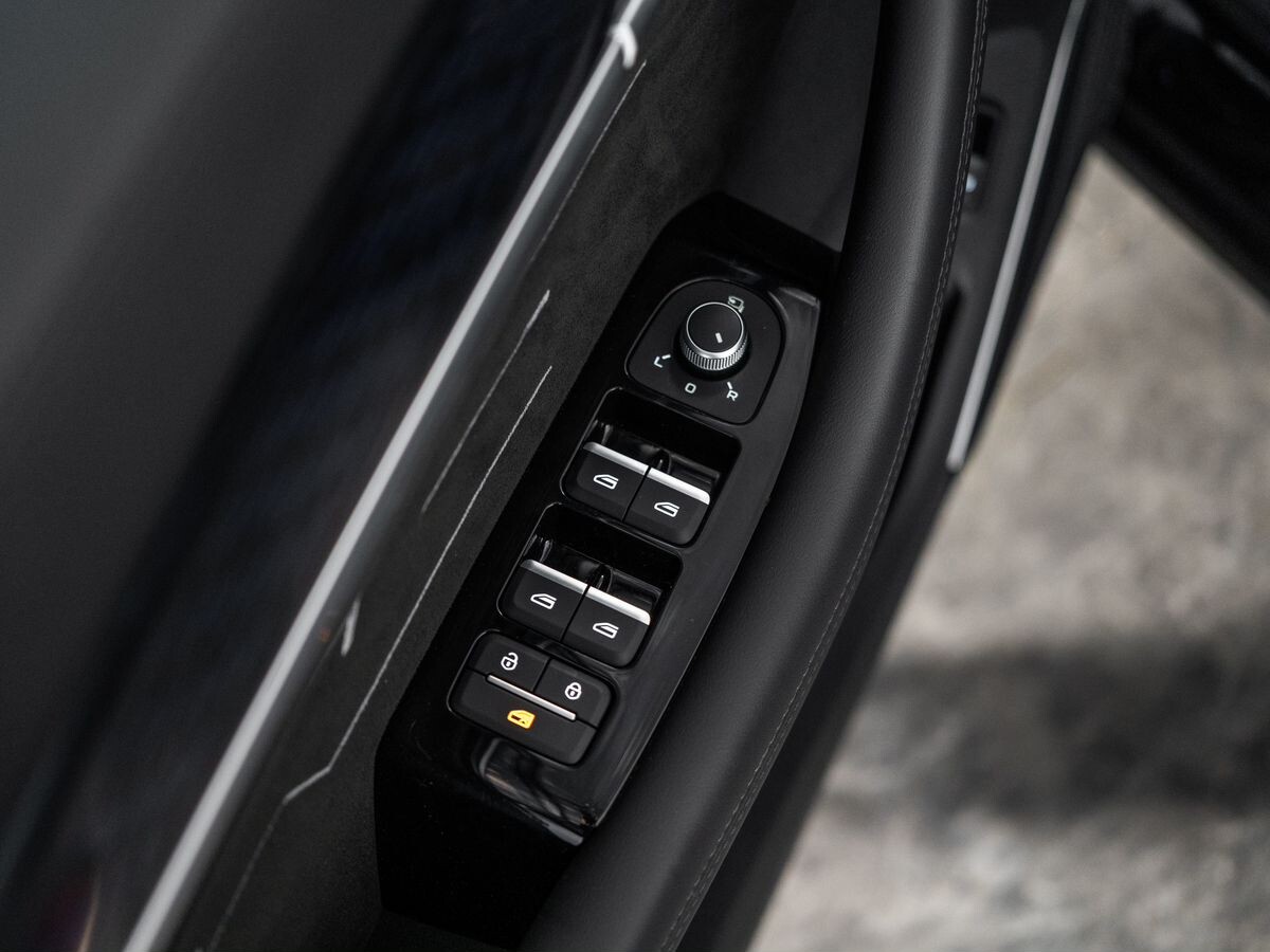 Geely Monjaro 2024 - фото автомобиля