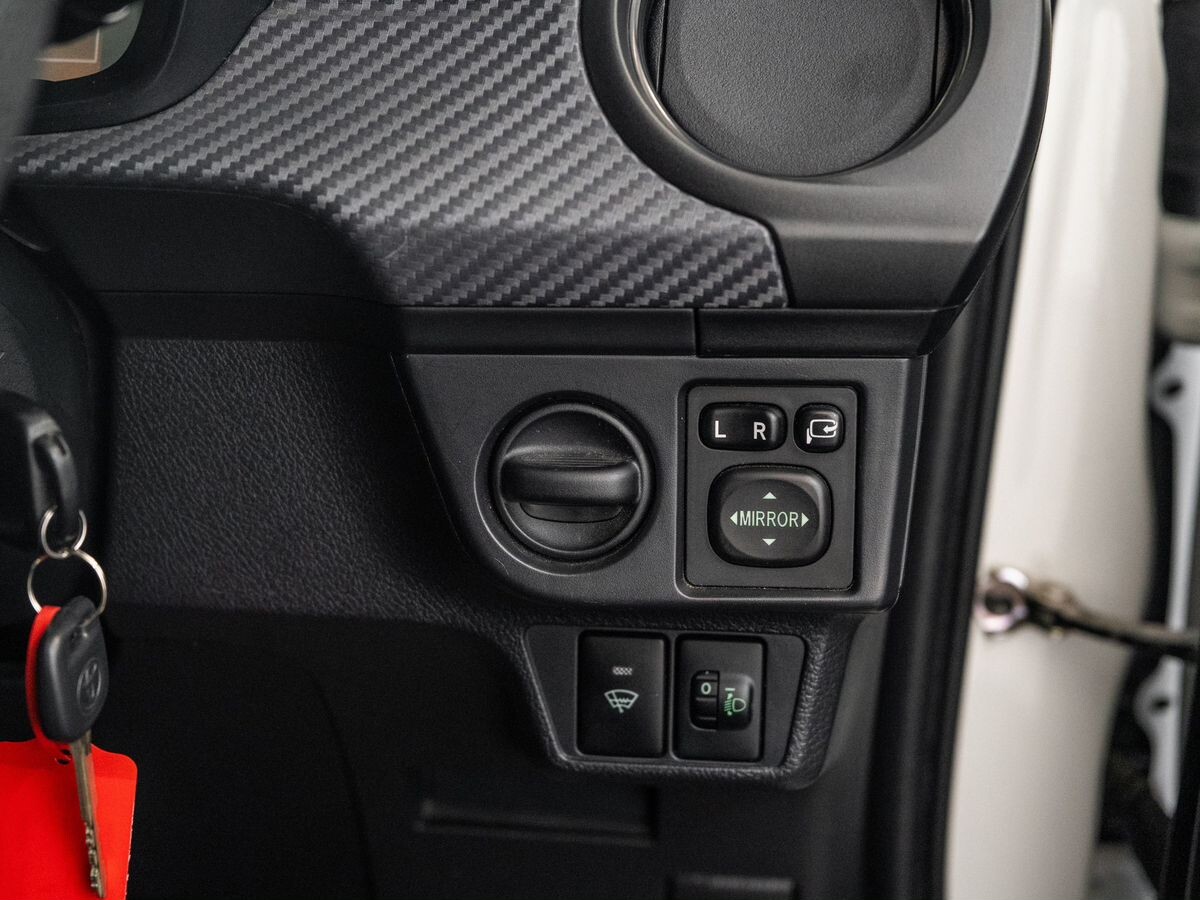 Toyota Corolla Fielder 2014 - фото автомобиля
