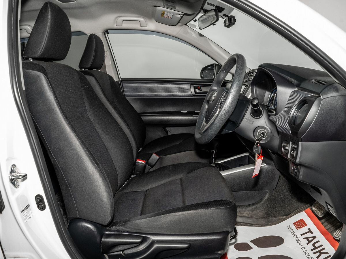 Toyota Corolla Fielder 2014 - фото автомобиля