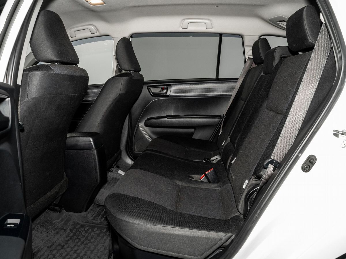 Toyota Corolla Fielder 2014 - фото автомобиля