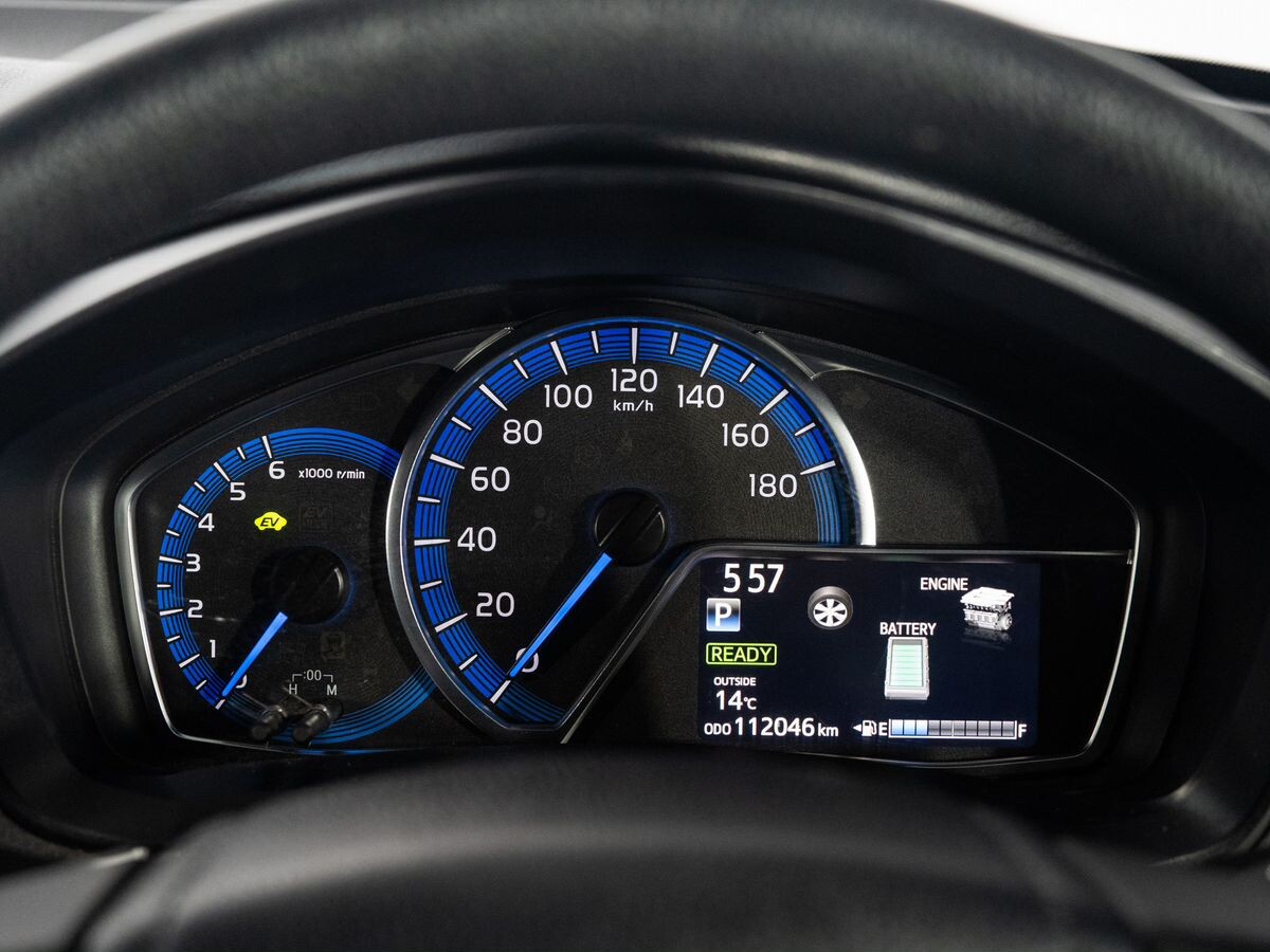 Toyota Corolla Fielder 2014 - фото автомобиля
