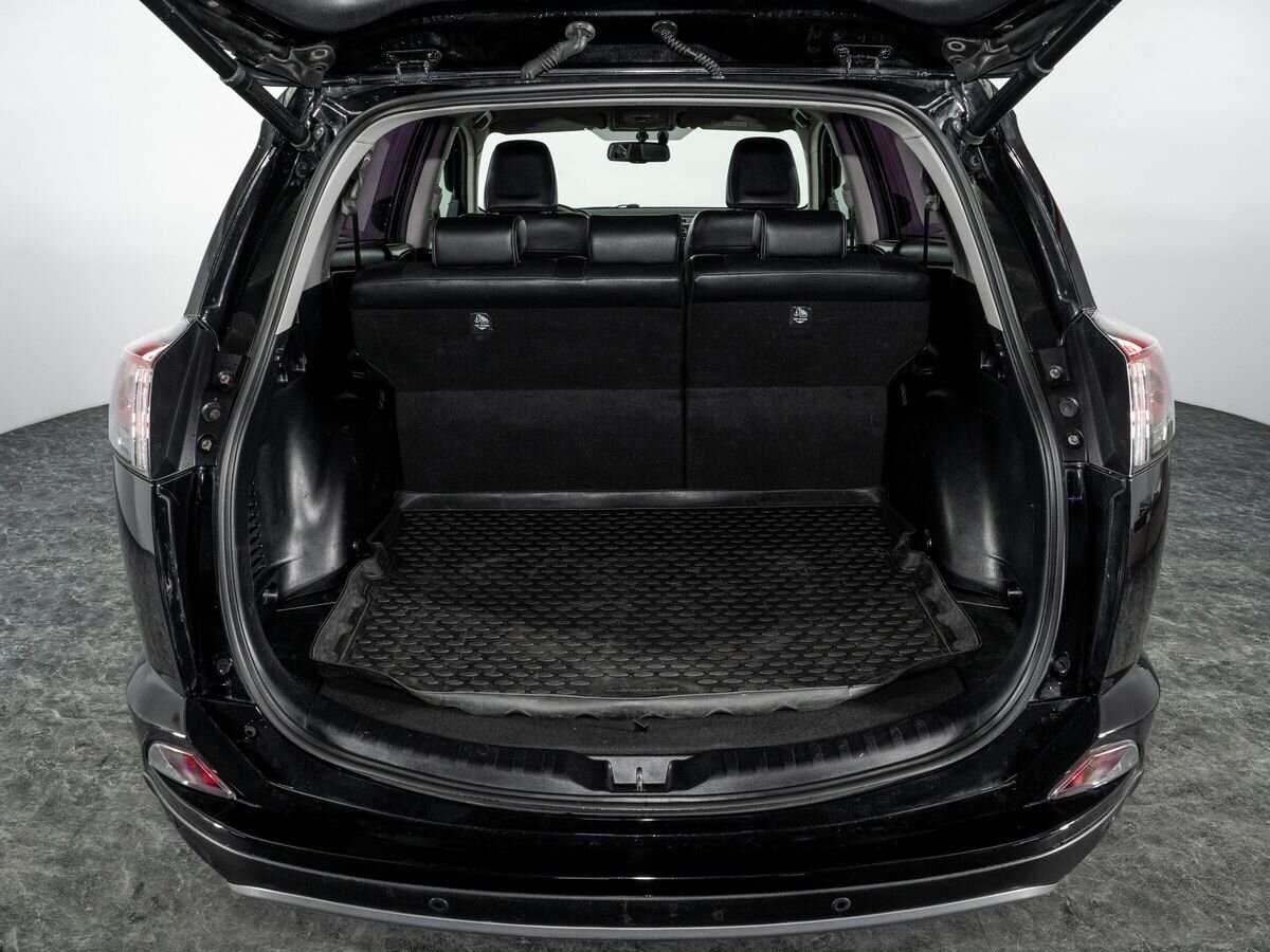 Toyota RAV4 2018 - фото автомобиля
