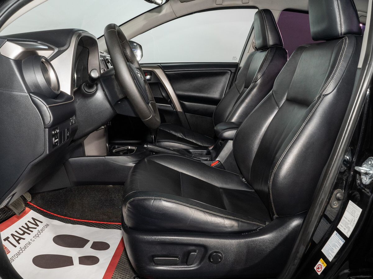 Toyota RAV4 2018 - фото автомобиля