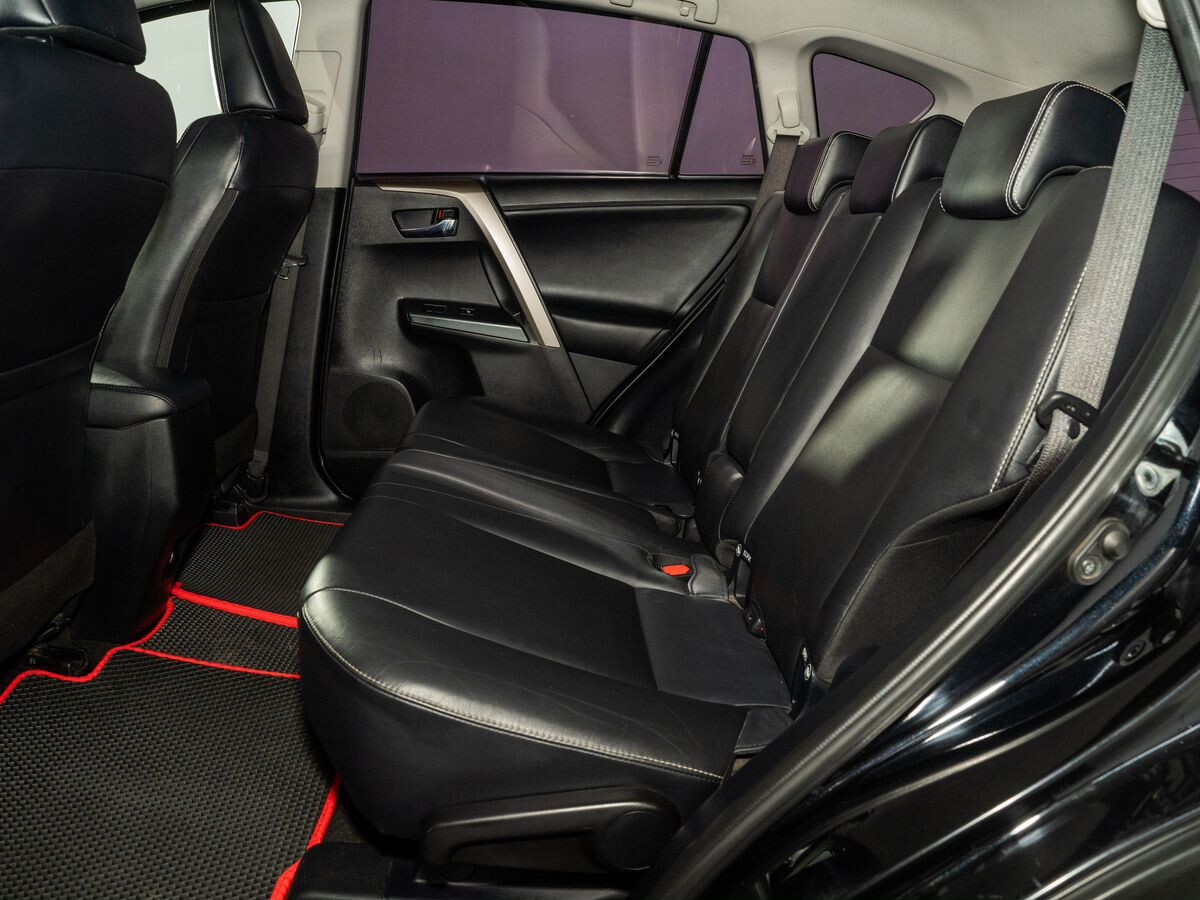 Toyota RAV4 2018 - фото автомобиля