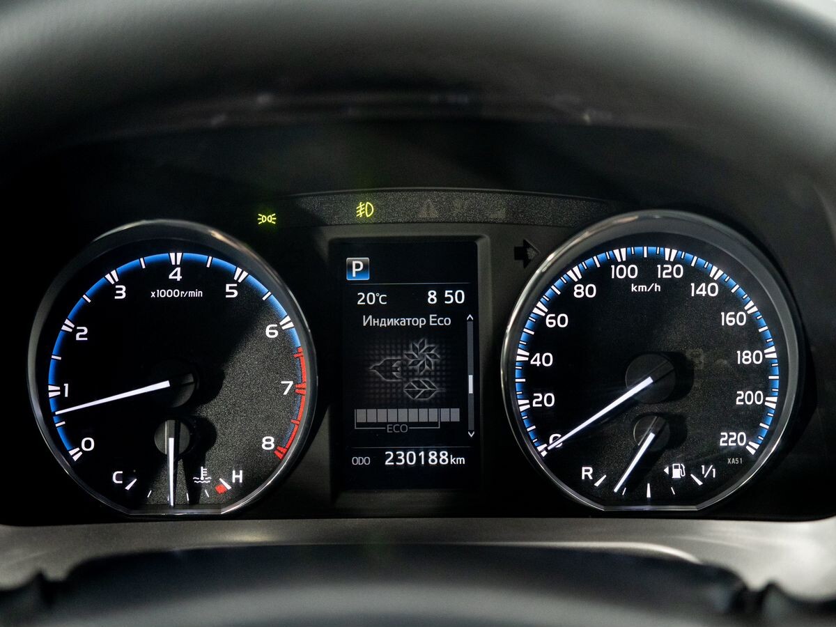 Toyota RAV4 2018 - фото автомобиля